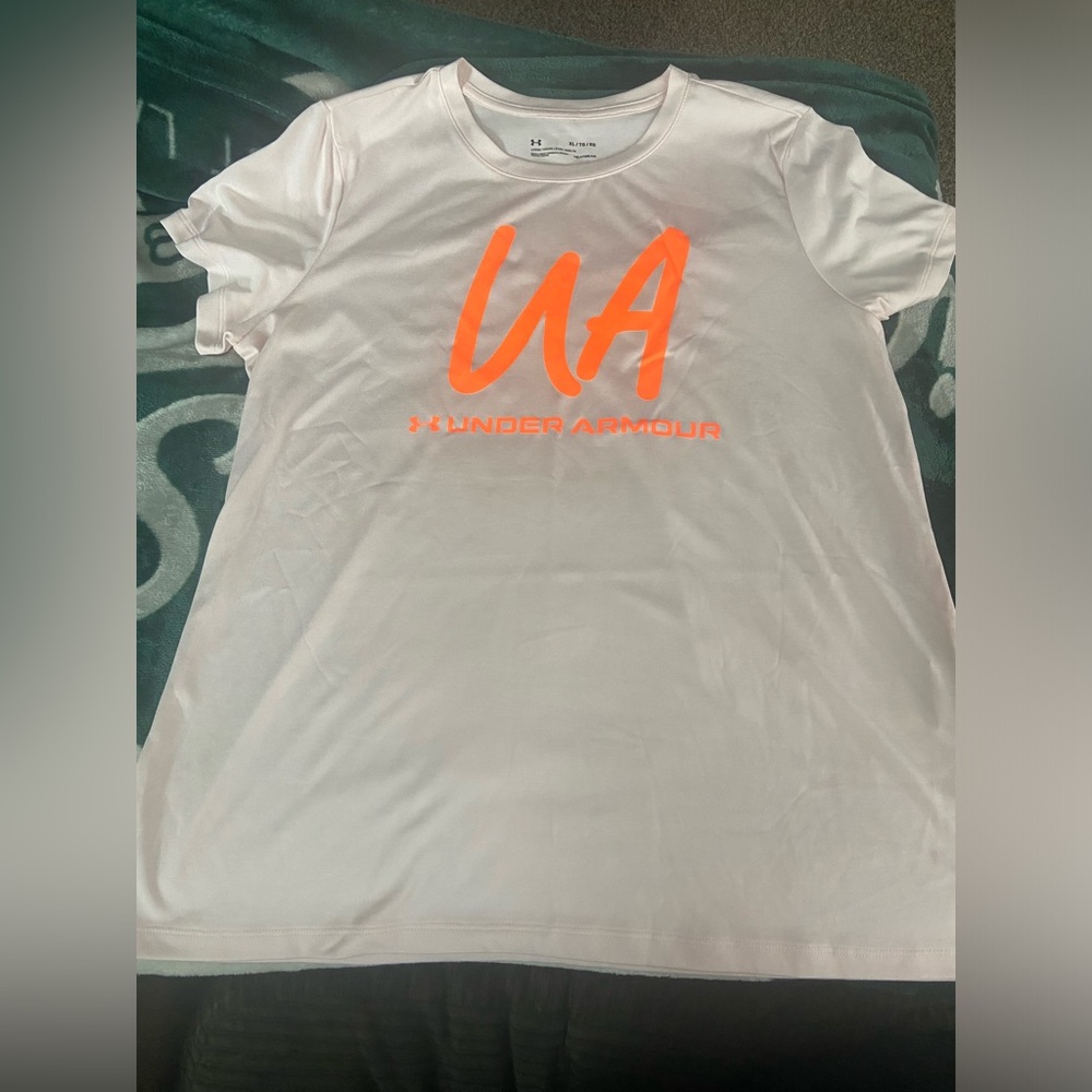 Light pink loose fitting Under Armor t-shirt